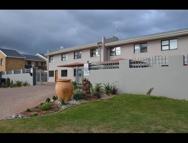 1 BEDROOM APARTMENT FOR SALE IN HARTENBOS CENTRAL